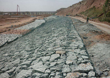 꼬이는 철사  Gabion 매트리스 부식 통제 6각형/정연한 구멍 모양