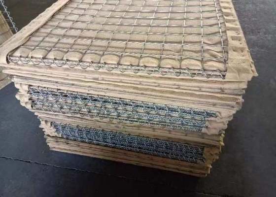 중력 철 패널 진크로 코팅 된 표면과 나선 철 연결과 함께 군사 장벽