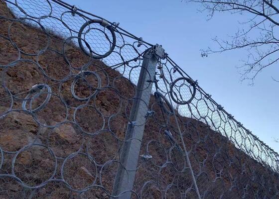 유연한 바위 붕괴 보호 망 경사 및 도로에서 바위 붕괴 위험을 최소화하기 위해 장벽 솔루션을 제공하는