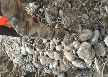 직류 전기를 통한 강철 원통 모양 Gabion 메시 감금소 신성 051 쉬운 임명